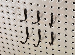 HEAVYWEIGHT 0204 Small J & L Peg Hooks